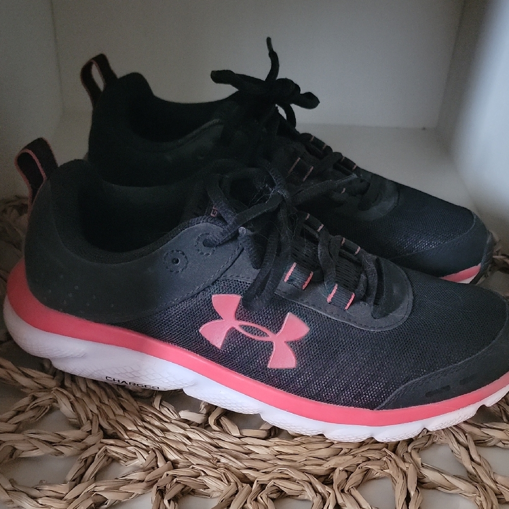 Under Armour Women's Black and Pink Running Shoes